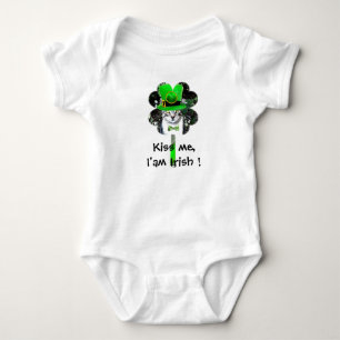 CAMISETA GATO DIA DE SÃO PATRÍCIO COM COBERTURA VERDE