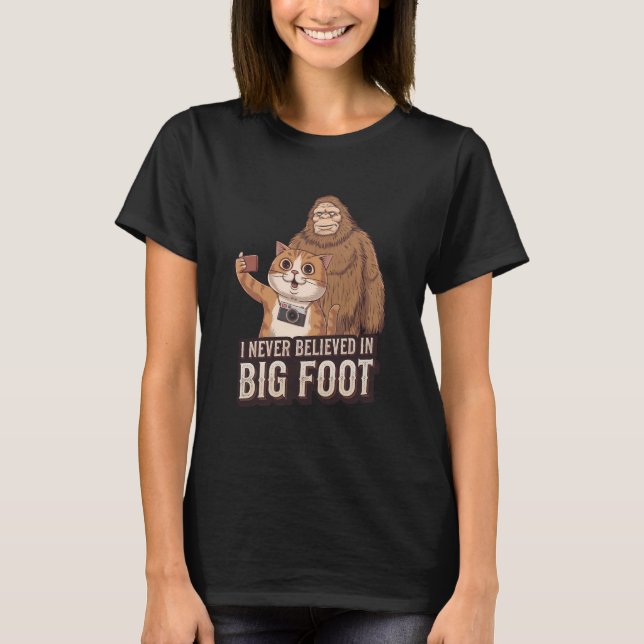 Camiseta Gato e Pé Grande Engraçado (Frente)