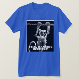 Camiseta Gato engraçado ainda se segurando