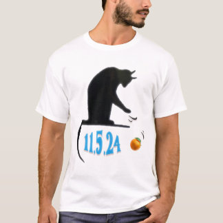 Camiseta Gato Engraçado Espetando Laranja Na Mesa Da Eleiçã
