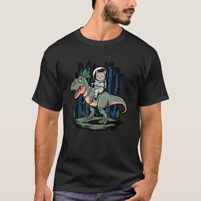 Camiseta Gato Engraçado Montando Dinossauro (Frente)