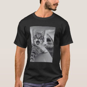 Camiseta Gato Engraçado Selfie com Tubarão