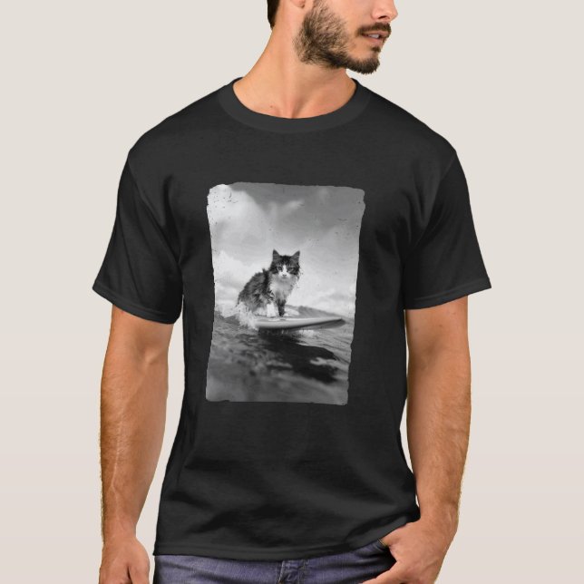 Camiseta Gato Engraçado Surfando Kitten Prancha de Surf Oce (Frente)