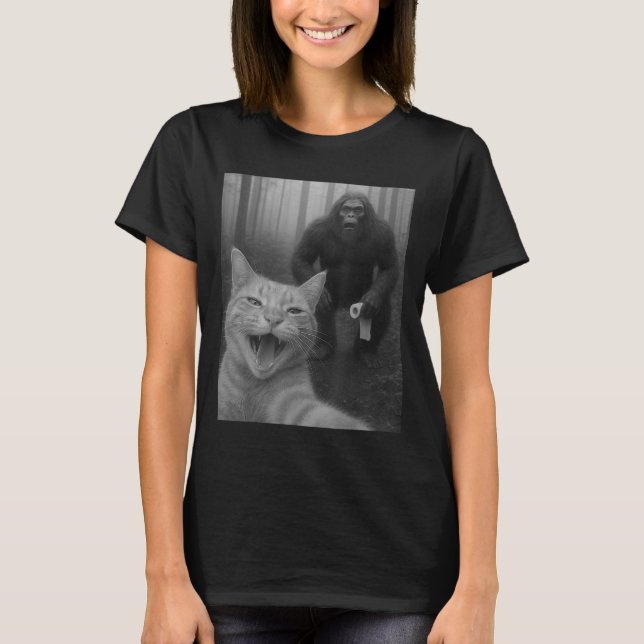 Camiseta Gato Engraçado Surpreende Selfie Feliz Com Sasq Pé (Frente)