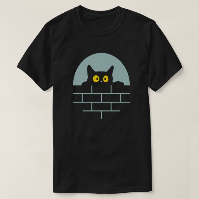 Camiseta Gato espreitando sobre uma parede à noite (Frente do Design)