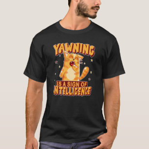 Camiseta Gato Está Sonolento Bocejando Gato Cansado Gatinho