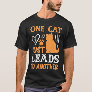 Camiseta gato feliz um gato leva a outro
