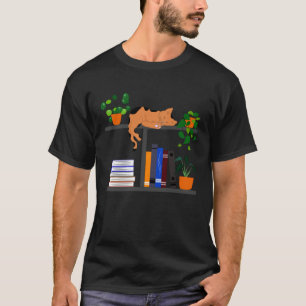 Camiseta Gato Laranja Deitado Na Prateleira De Livros Flora