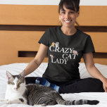 Camiseta Gato Louco e Engraçado Lady Women's<br><div class="desc">Uma camiseta engraçada para uma mulher que ama gatos bonitinhos que lê Lady Gato Louca com gatinhos adoráveis rastejando nas cartas. Sou louco por gatinhos obcecados por felinos. Eu gosto de todos os tipos de gatinhos.</div>