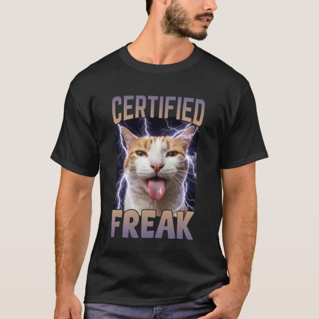 Camiseta Gato Maldito Engraçado Freak Certificado Meme (Frente)