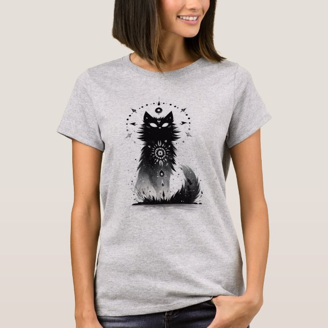 Camiseta Gato Místico: Arte Negra e Branca (Frente)