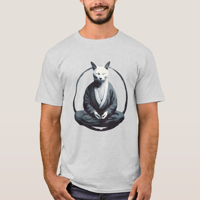 Camiseta Gato Monge Meditando com Olhos Fechados (Frente)