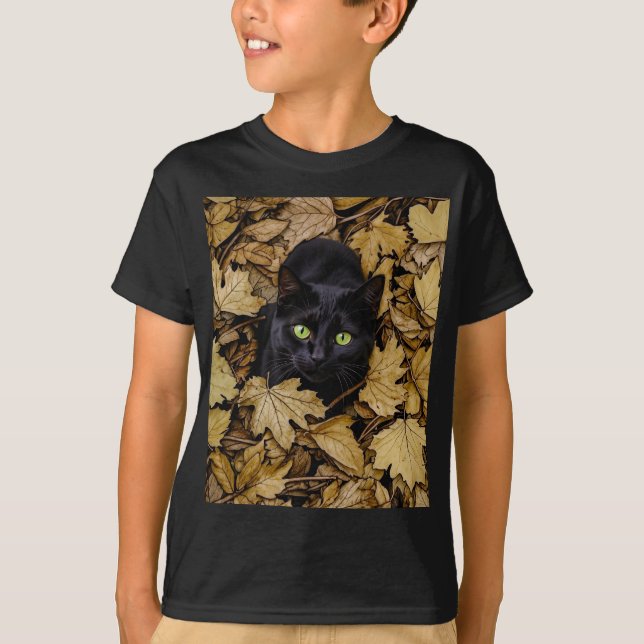 Camiseta Gato negro nas folhas do outono (Frente)