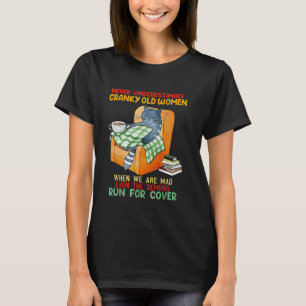 Camiseta Gato Nunca Subestima Velhinhas