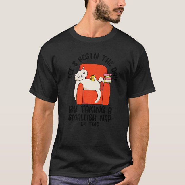 Camiseta Gato Preguiçoso Deitado No Sofá  Piada de Sarcasmo (Frente)
