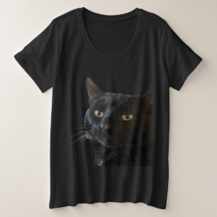 Camiseta Gato Preto Com Uma Expressão Excêntrica e Divertid