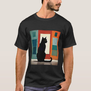 Camiseta Gato Preto senta-se em frente a uma imagem artísti