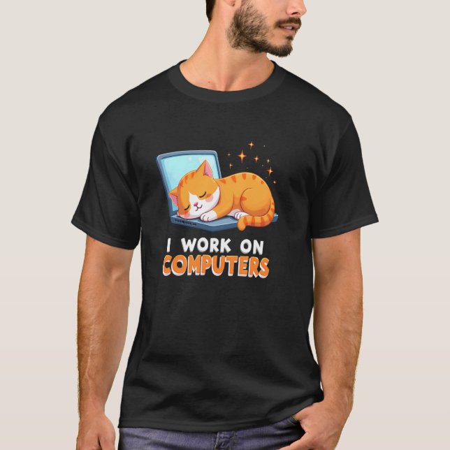 Camiseta Gato Relaxado Eu Trabalho com Computadore (Frente)