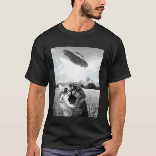 Camiseta Gato Selfie Com OVNI (Frente)