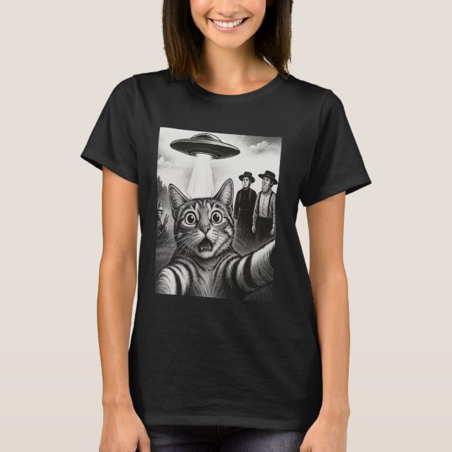 Camiseta Gato Selfie com OVNI e Testemunhas Amish Confusas  (Frente)