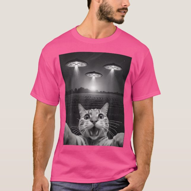 Camiseta Gato Selfie Engraçado Na Frente Da Ufos (Frente)