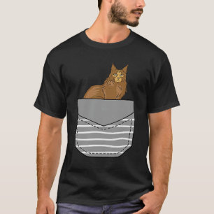Camiseta Gato Sentado Maine Coon no Bolso