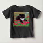 Camiseta Gato Smoking Gustav Klimt<br><div class="desc">Camiseta com um gato smoking de Gustav Klimt! Este adorável gato preto e branco senta-se num campo de flores vermelhas,  azuis,  brancas e laranjas. Um presente incrível para amantes de gatos e entusiastas da arte austríaca!</div>