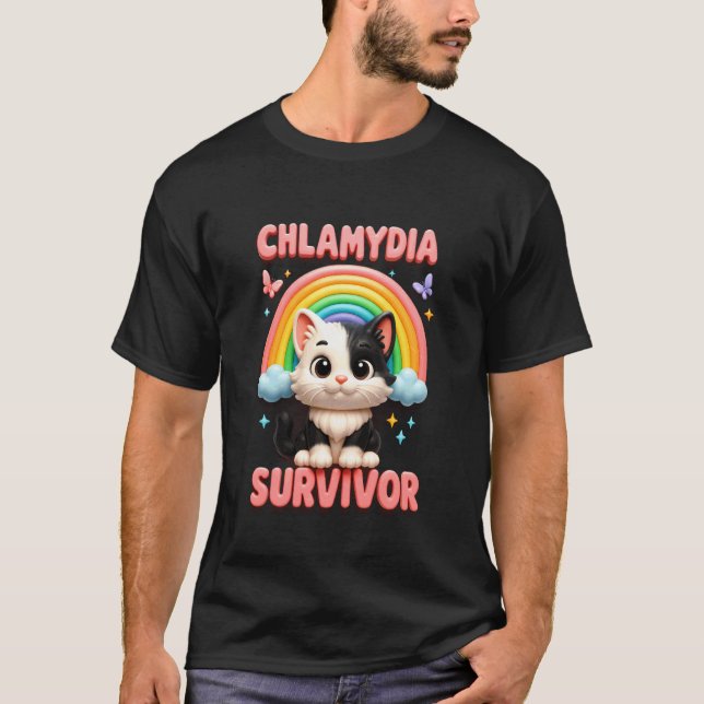 Camiseta Gato Sobrevivente de Clamídia Arco-íris Cringe Est (Frente)