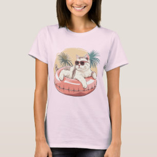 Camiseta gato vestindo óculos escuros em um anel de natação