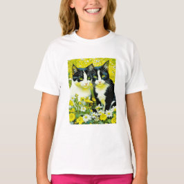 Camiseta Gatos adoráveis sentados em um campo de Margaridas