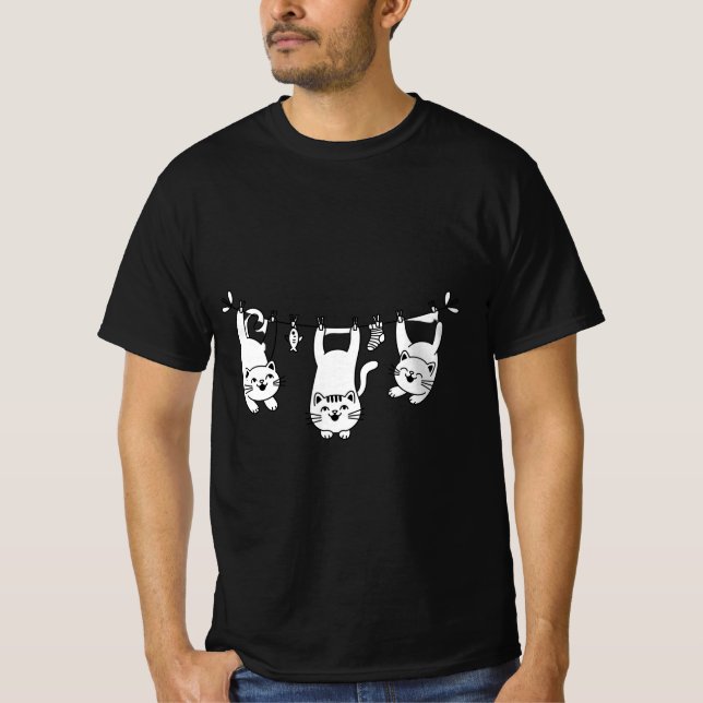 Camiseta Gatos Caprichosos numa Corda de Roupas (Frente)