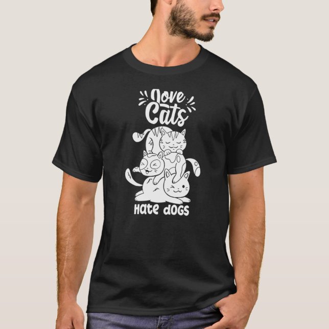 Camiseta Gatos De Amor Odeiam Cachorros Gatos (Frente)