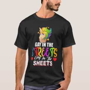 Camiseta Gay in Streets Gay nas Folhas