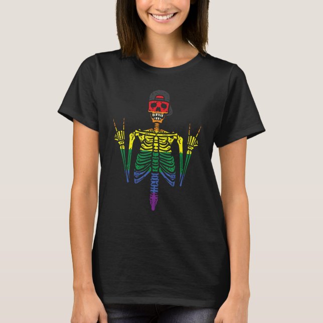 Camiseta Gay Skeleton Rock Rainbow Pride Flag Lgbt Rocker B (Frente)