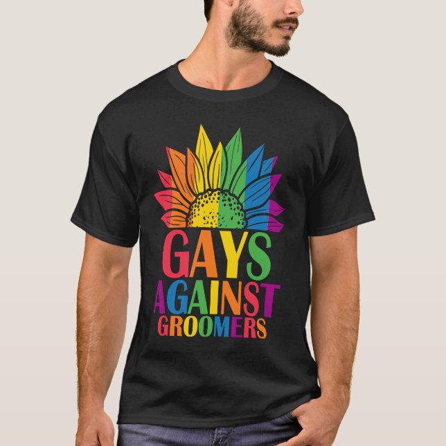 Camiseta Gays Against Groomers Gradien Groom Dogs Not Kids (Frente)