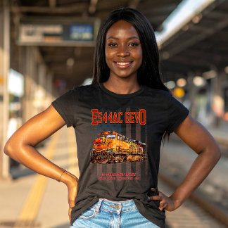 Camiseta GE ES44AC GEVO Locomotive e bandeira americana