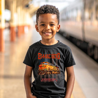 Camiseta GE ES44AC GEVO Locomotive e bandeira americana