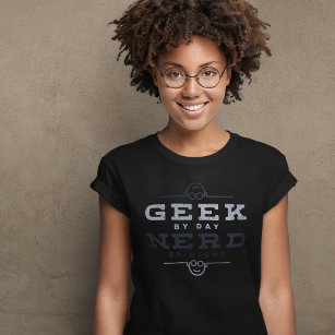 Camiseta Geek por Nerd do Dia pela Noite