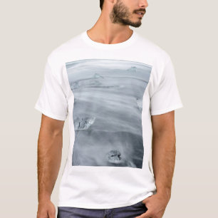Camiseta Gelo e água em uma praia, Islândia