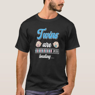 Camiseta Gêmeas gêmeas gêmeas a carregarem o menino esperan