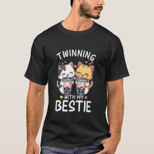 Camiseta Gêmeos de Gato com a Semana do Espírito das Minhas