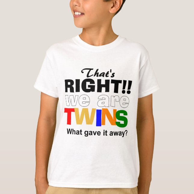 Camiseta Gêmeos doidos engraçados reagem à identidade (Frente)