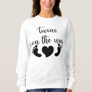 Camiseta Gêmeos unisexos bonitos fazem arte no início da gr