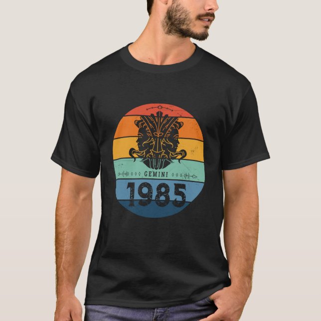 Camiseta Gemini Retro Vitage Sunset Sinal Zodiac Aniversári (Frente)