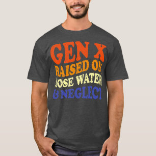 Camiseta GEN X levantada sobre a mangueira e negligenciada 
