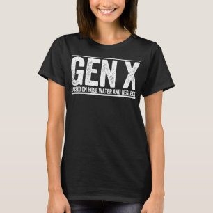 Camiseta GEN X levantado sobre a mangueira e negligenciando