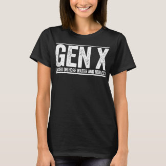 Camiseta GEN X levantado sobre a mangueira e negligenciando