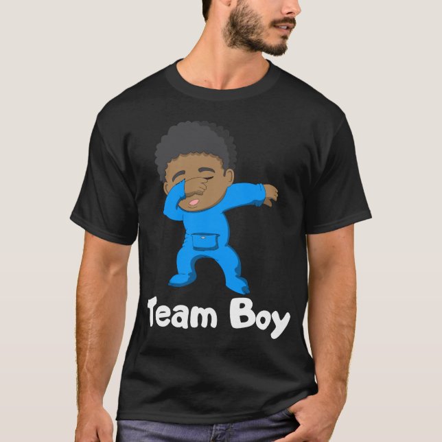 Camiseta Gênero Revelação de Festa Menino Borrando Negra (Frente)