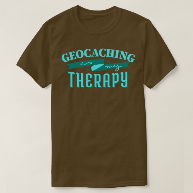 Camiseta Geocaching É Minha Terapia (Frente do Design)