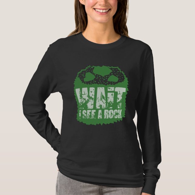 Camiseta Geologia Divertida - Espera, Vejo Uma Rocha (Frente)